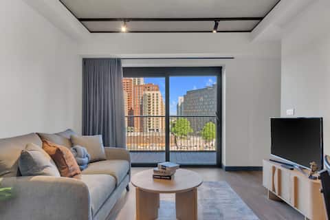 Comfy Studio in Luna Wembley