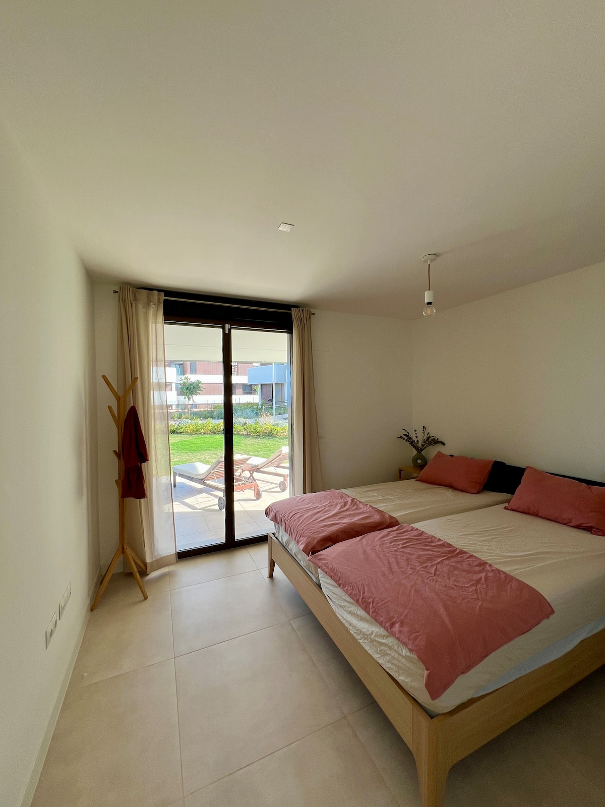 غرفة النوم 1