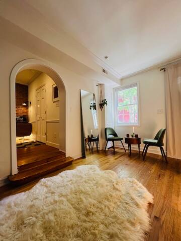 “Rose Camp” Peaceful Parkside Georgetown Gem