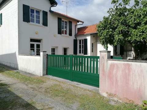 House with sea view, 5 min to beach