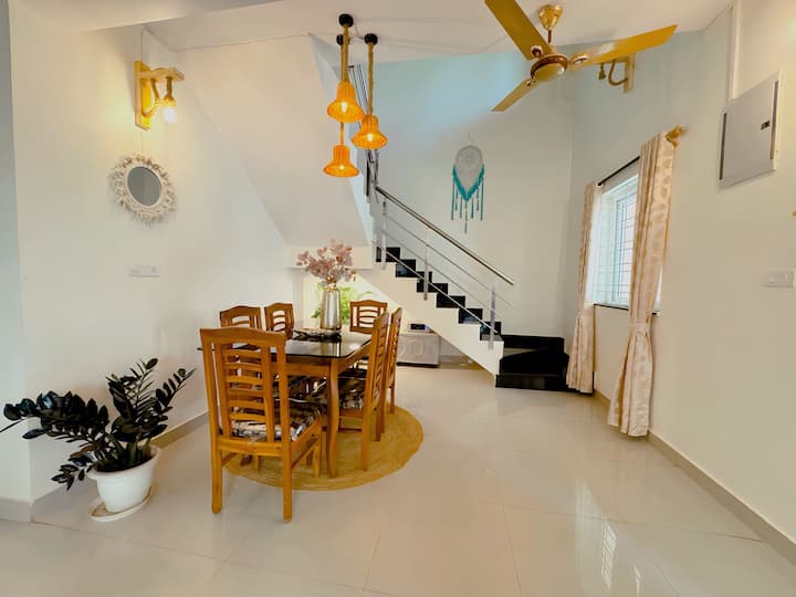 Dining area image 2