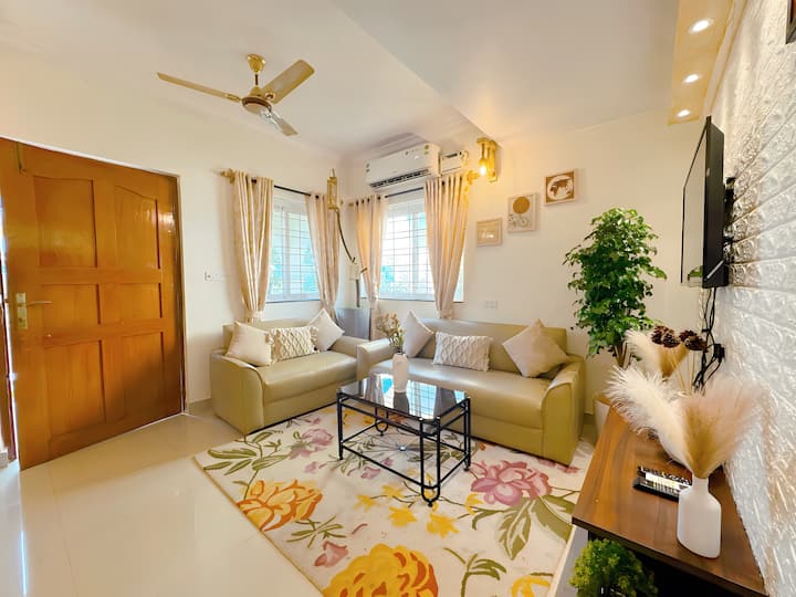 Living room image 3