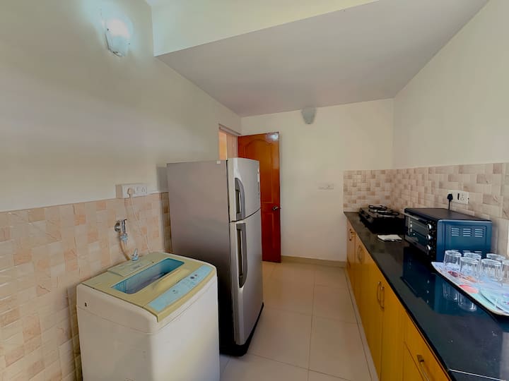 Full kitchen image 2