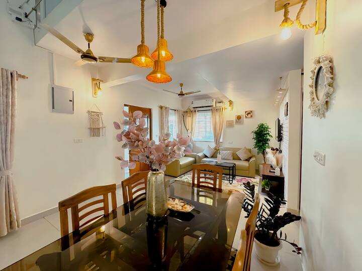 Dining area image 3