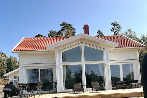 Great family house with immediate proximity to the sea