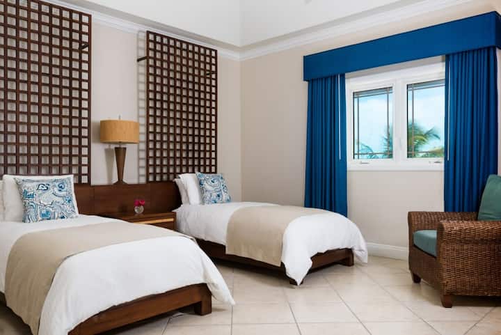 4 BR PH, All Inclusive Suite at Alexandra Resort
