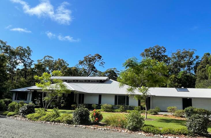 Private Acreage in Noosa “A Place of Beauty” gallery image 3