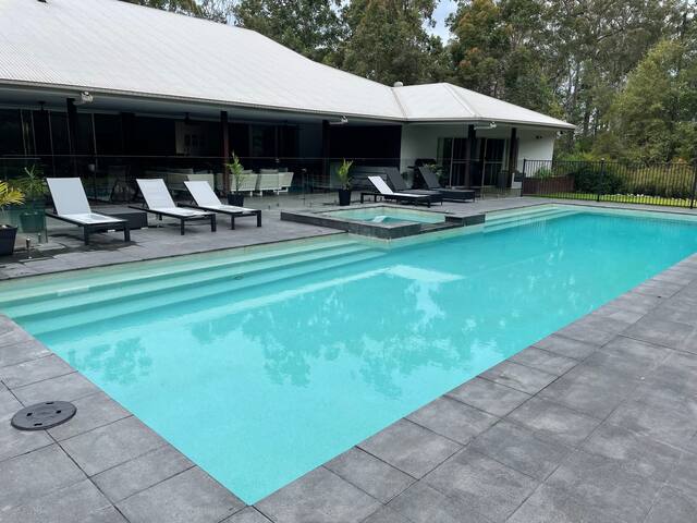 Private Acreage in Noosa “A Place of Beauty” gallery image 2