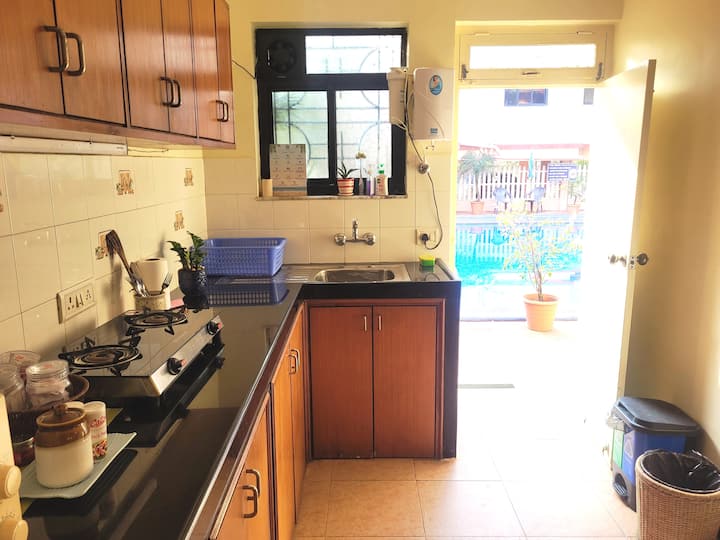 Full kitchen image 2