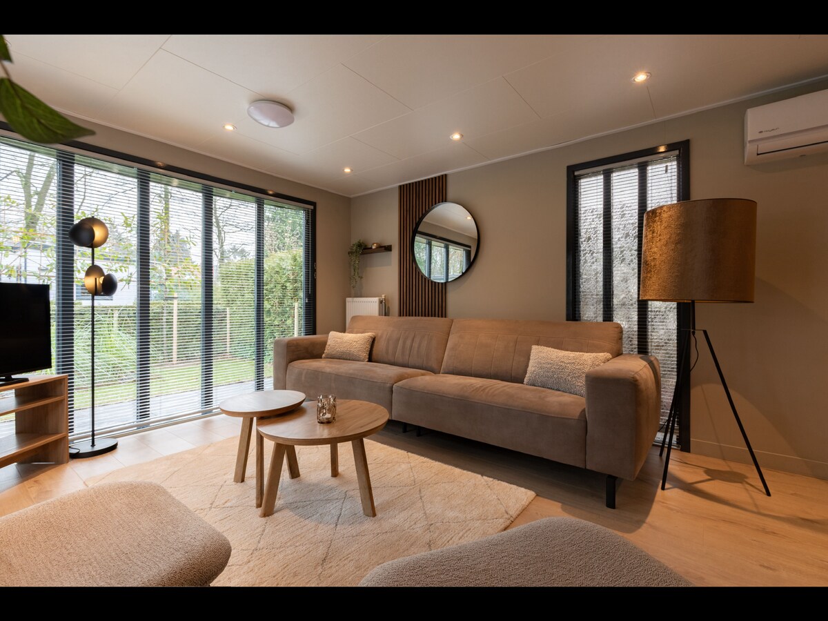 Successful Airbnb property: Luxury 4-person chalet No. 29 (2025) in a wooded area in Wijk 01 Bosgebied En Krachtighuizen