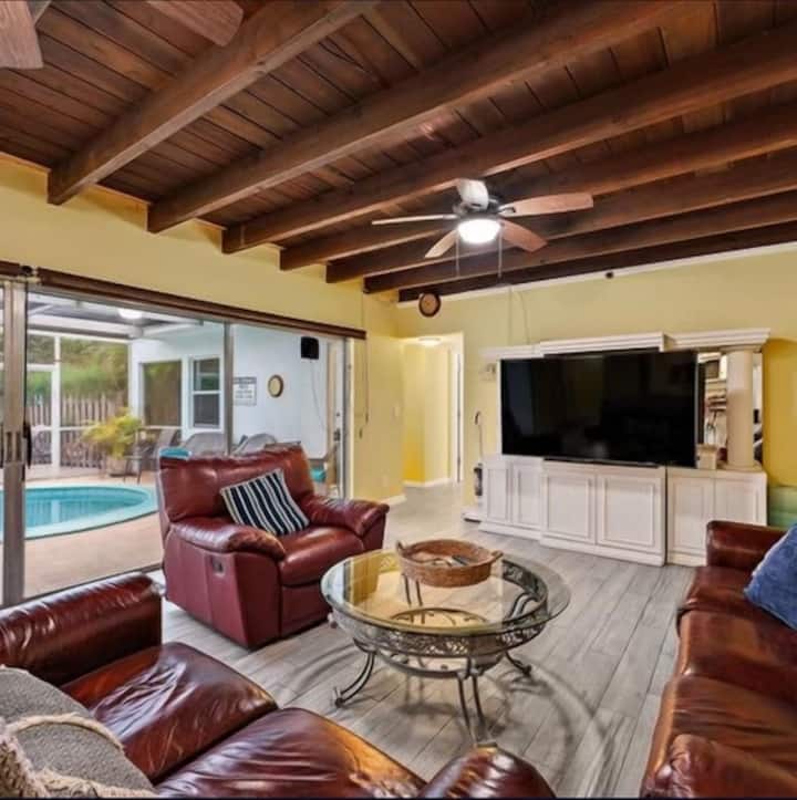 Private Pool Oasis - Riviera Beach, FL