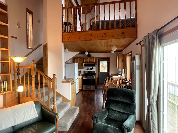 Charming Beachfront Cottage Near Langley - Langley, WA