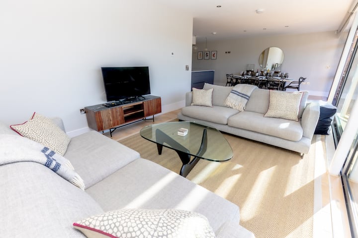 Harbour Edge, Stylish Waterside Home - Noss Mayo