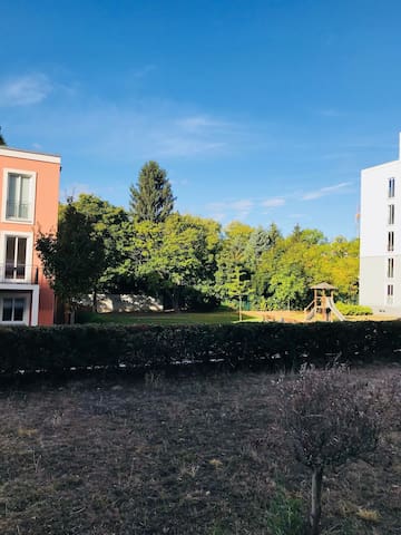 100 m² Wohnung im Herzen Berlins mit Garten