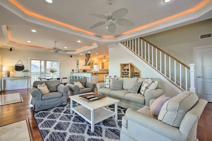 ‘Pelicans Perch’ Waterfront NOLA Haven w/ Pool! gallery image 4