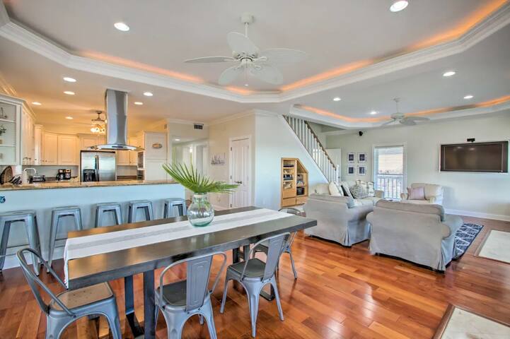 ‘Pelicans Perch’ Waterfront NOLA Haven w/ Pool! gallery image 3