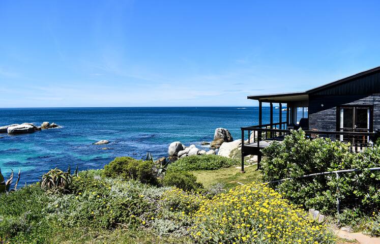 The Lobster Pot – Simons Town Holiday Cottage gallery image 2