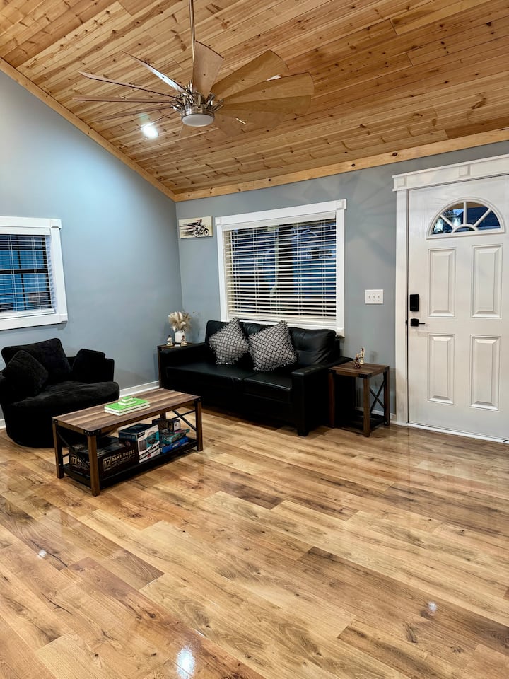 Urban Cabin - Fairburn, GA