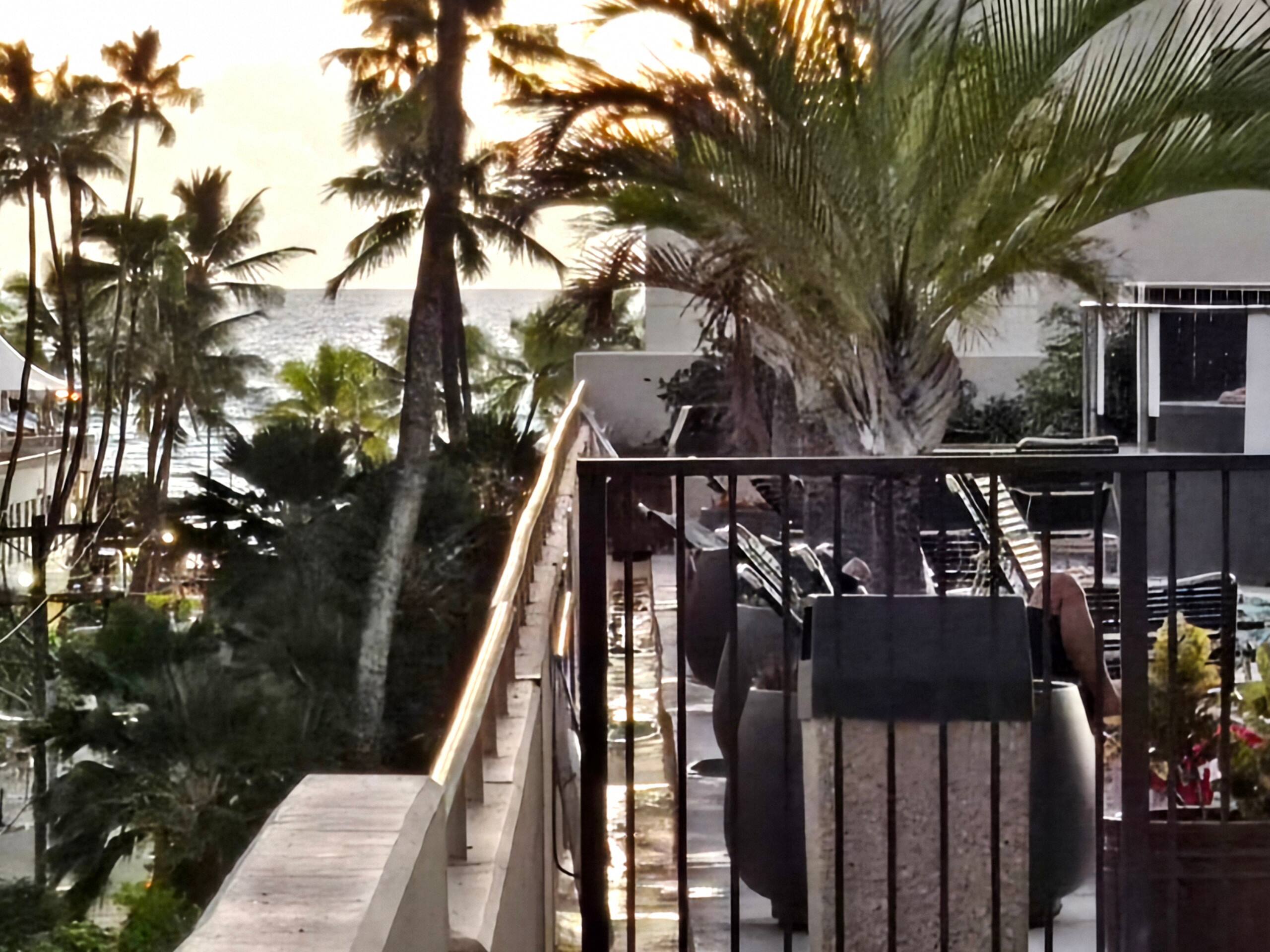Condo in Honolulu · ★4.86 · 1 bedroom · 3 beds · 1 private bath - Image 23
