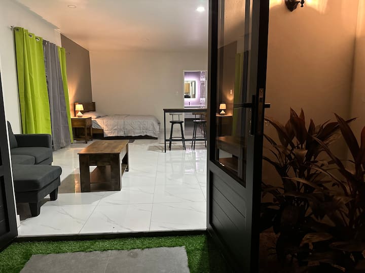 Luxury, Cozy & Spacious Studio Near The Dt & Beach - Aruba