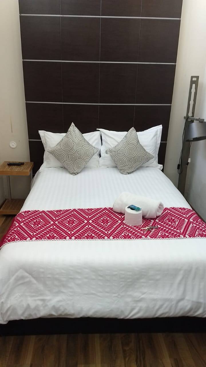 Nice clean & cozy, PRTE bathroom excellet LOCATIO