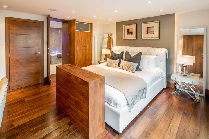 -Air con- Luxury Townhouse – High St Kensington! gallery image 3