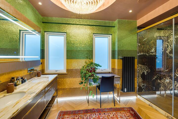 Luxury penthouse con terrazza e idromassaggio gallery image 5