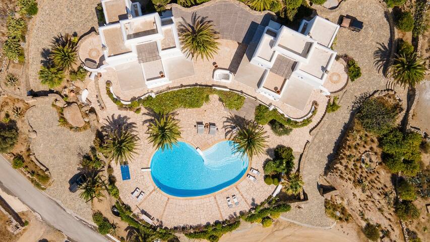 Verdemare Complex up to 20 Guests gallery image 2