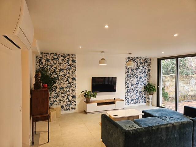 Villa 180SQM, center, 4rooms, 8pers, Pool & Garden gallery image 3