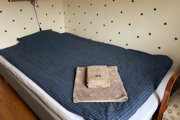 Sovrum 5 på övre plan.