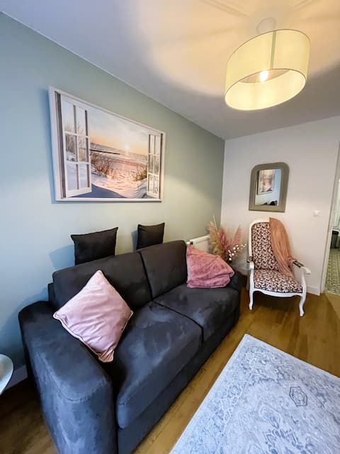 Popular Airbnb listing: Romantic stop in Ault