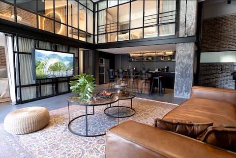 Luxury Loft with Hot Tub in Barrio Parque