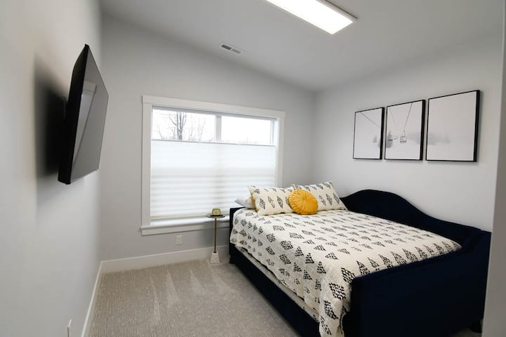 საძინებელი 3