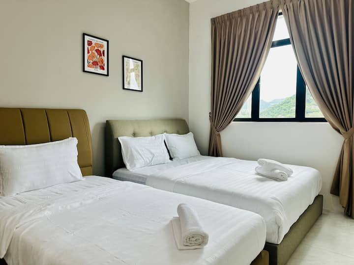 2e chambre - 1 lit queen size - 1 lit simple - climatisation + ventilateurs - Rideau d'assombrissement
