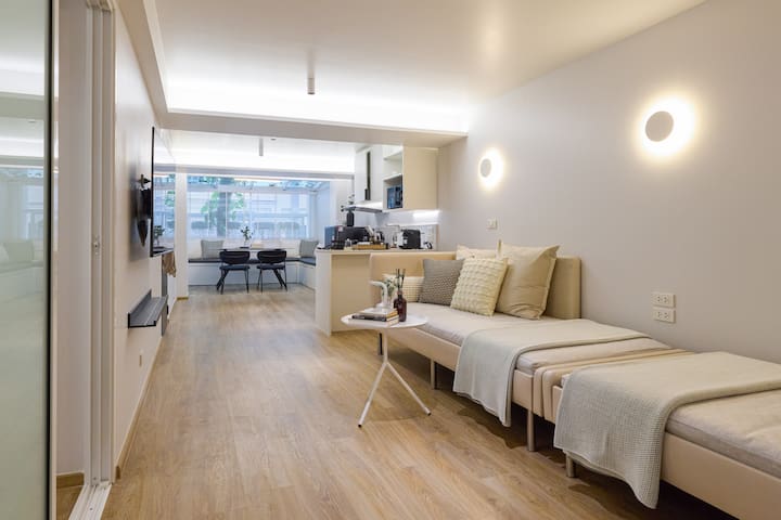 Modern Cosy Designer 4 bedroom Ekkamai/Thonglor gallery image 2
