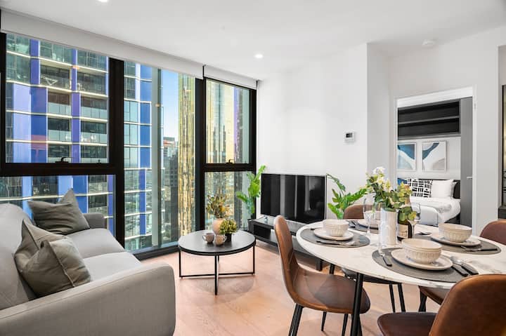 Live Luxe | Stunning 2BR Apt in Melb w/ Pool & Gym - Apartments for ...