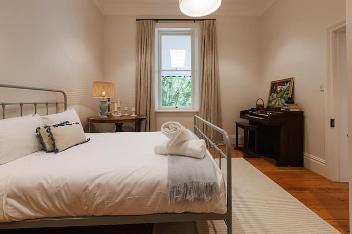 Schlafzimmer 2