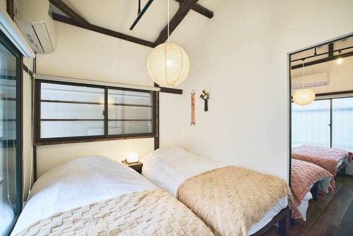 (S) Skytree｜5 guests｜2 story house｜2024 renos gallery image 5