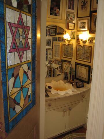 Fabulous Castro Victorian gallery image 5