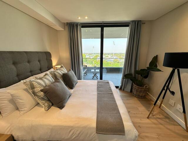 Newlands Peak Penthouse gallery image 2