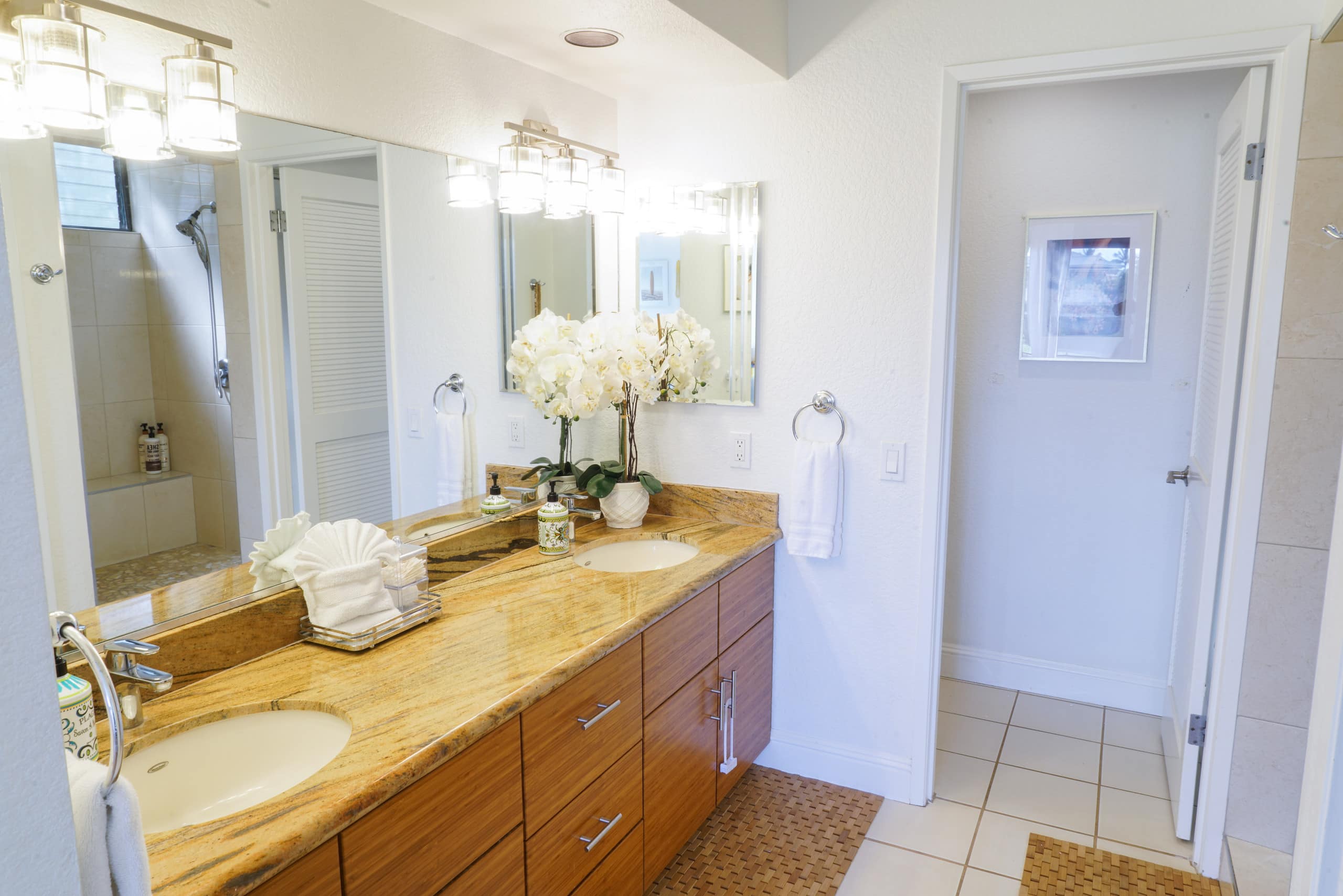 Condo in Wailea · ★4.95 · 2 bedrooms · 3 beds · 2 private baths - Image 15