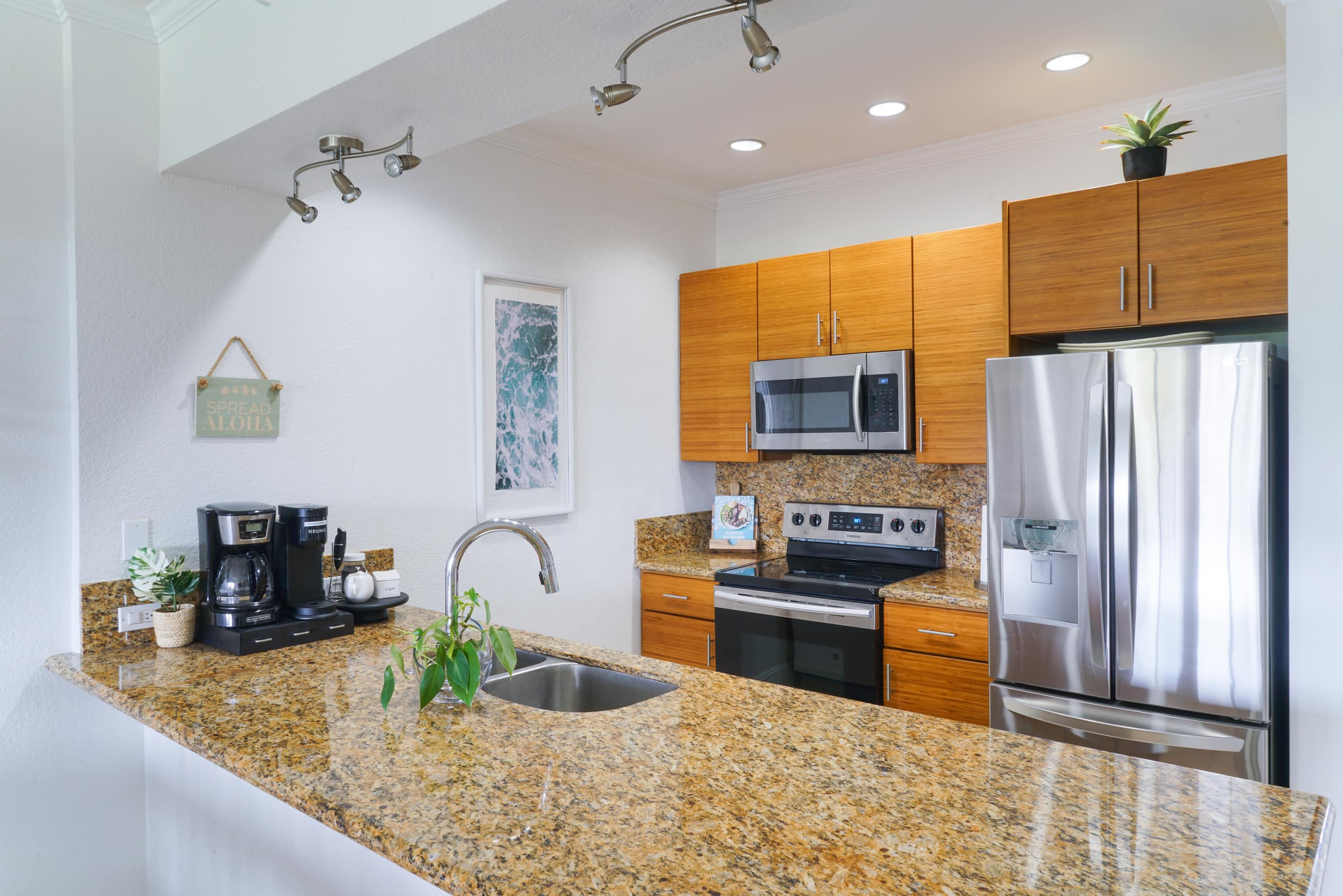 Condo in Wailea · ★4.95 · 2 bedrooms · 3 beds · 2 private baths - Image 7