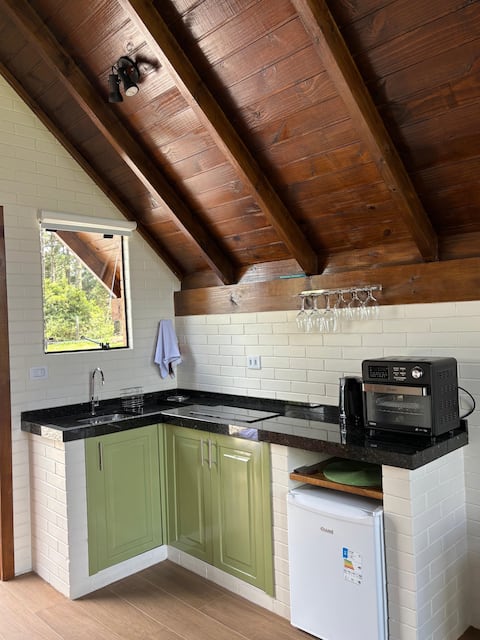 Top performing Airbnb: Serra Retreat - Araucária Chalet in Campo Alegre