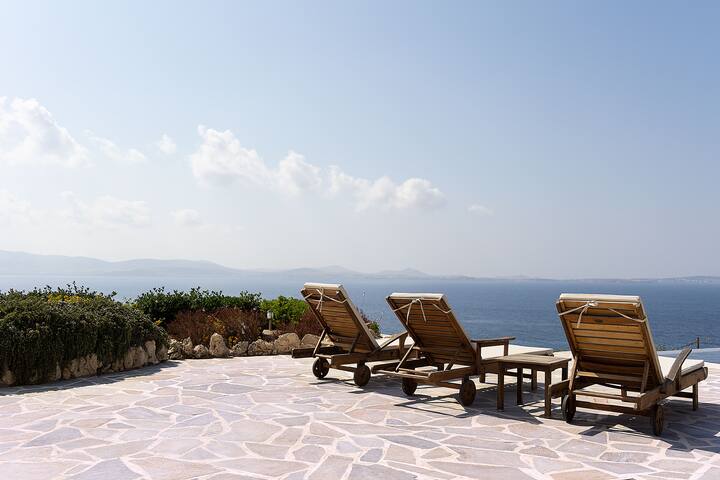 Elanora Villa gallery image 2