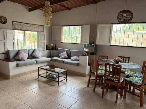Top Airbnb: Beach house in Colan with pool in Paita