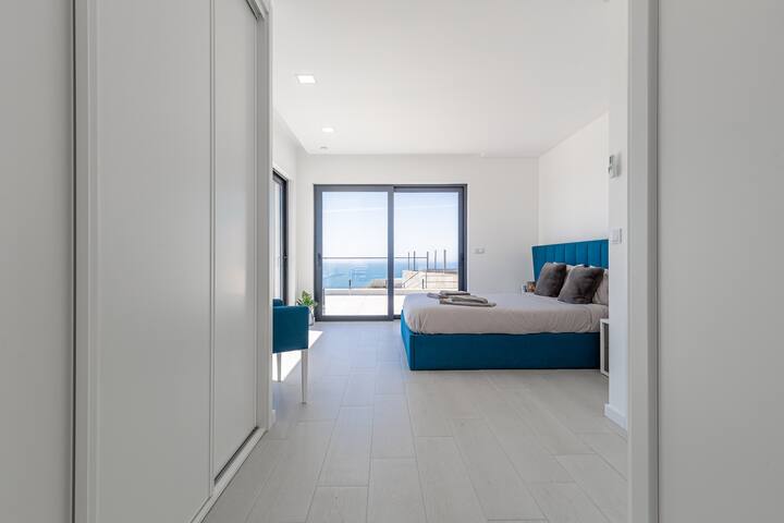 Villa Locki with ocean view gallery image 3