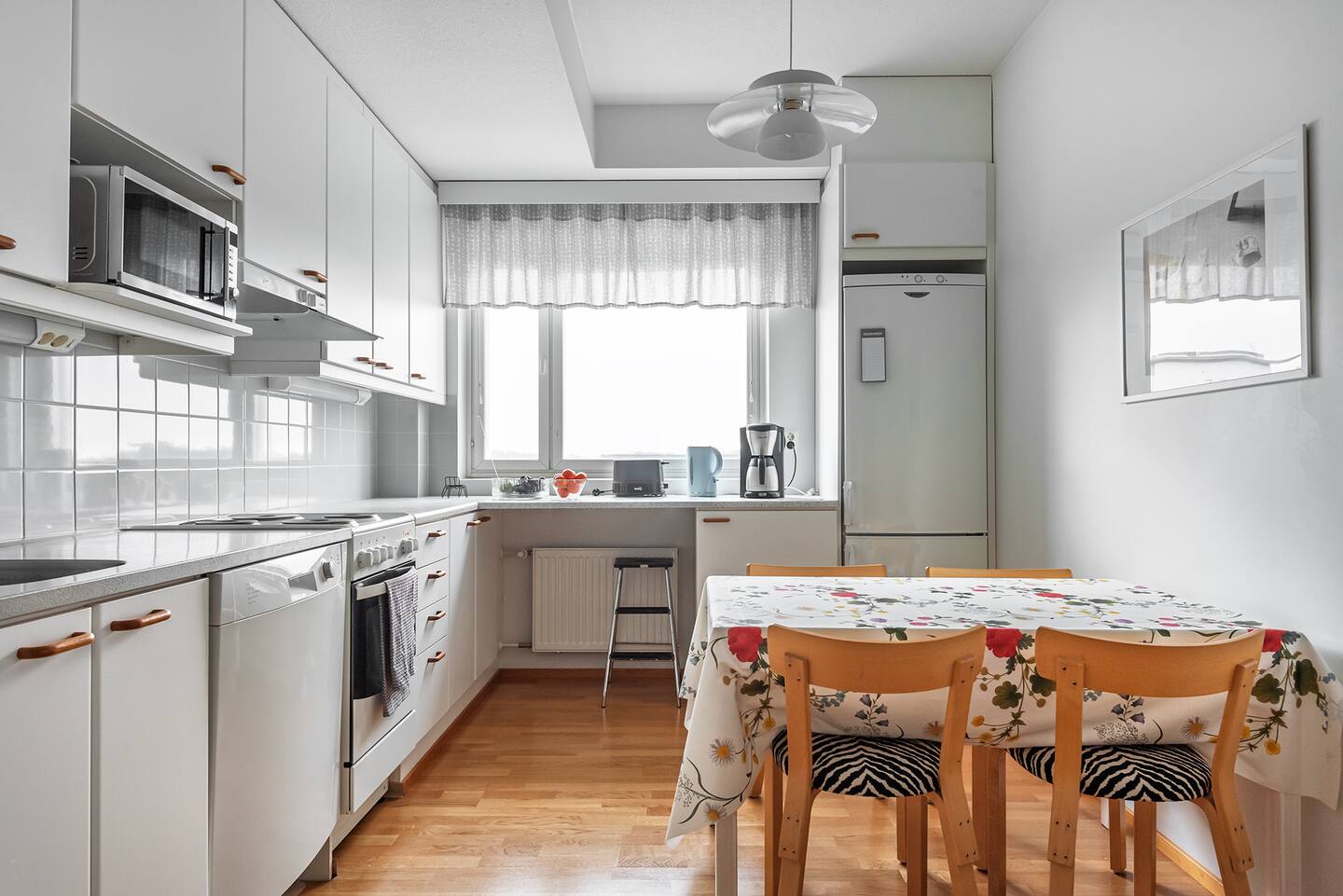 Great Two-room Apartment In The Heart Of City! 3