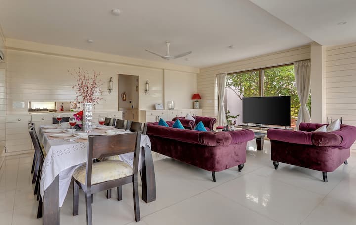 Dining area image 2