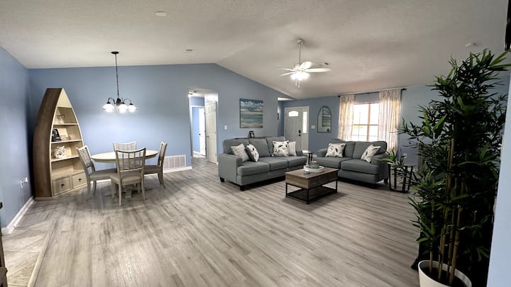 Hidden Gem! Near Navarre Beach! - Navarre, FL
