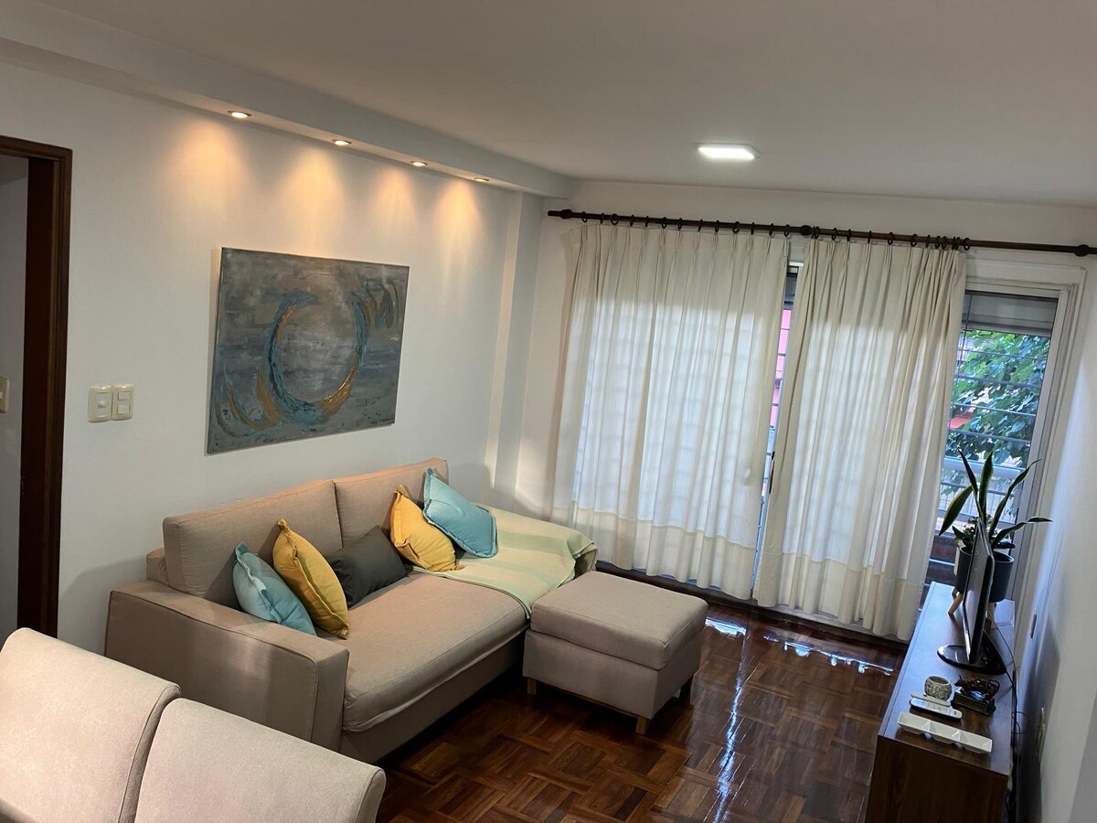 Popular Airbnb listing: Apartment in Pocitos in Pocitos